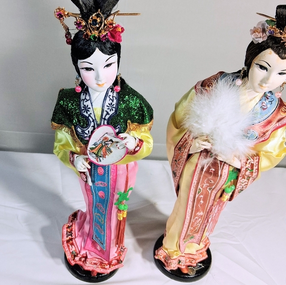 Set Of 2 Japanese Intricate Ornate 16" Collectible Dolls - Picture 4 of 12